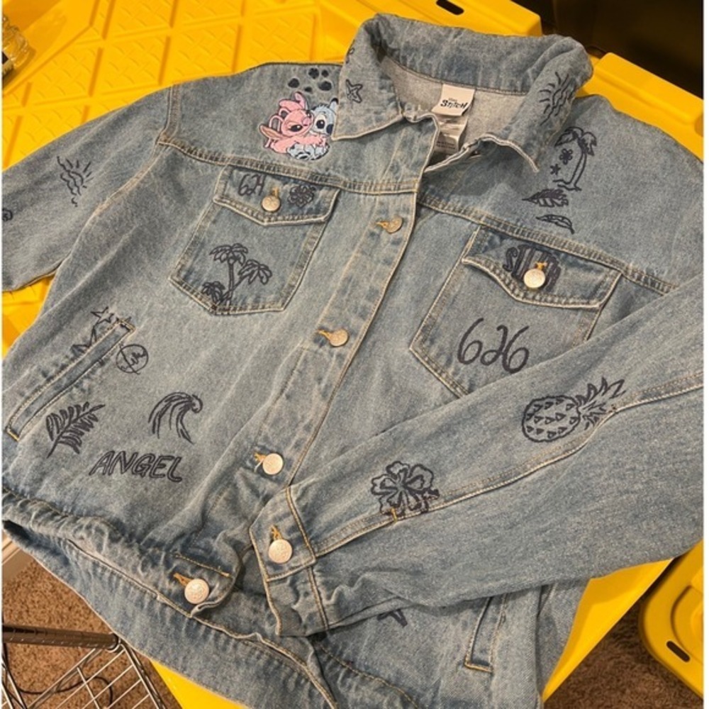 Disney Stitch Denim Jacket Women Medium Blue Lilo & Stitch Angel 626 LT32407CC